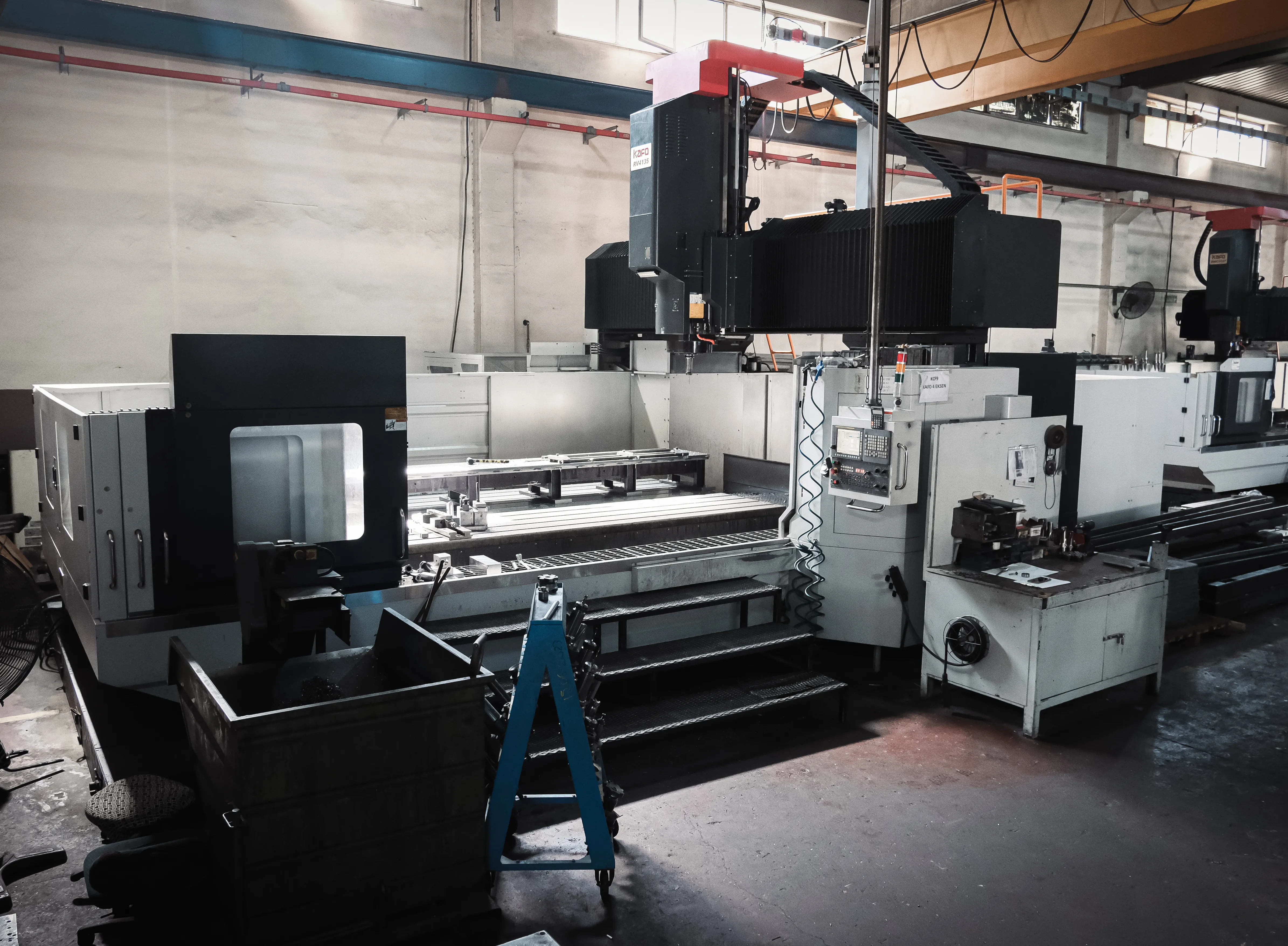 Otomotiv Parçaları Üretiminde Kullanılan CNC Makinesi